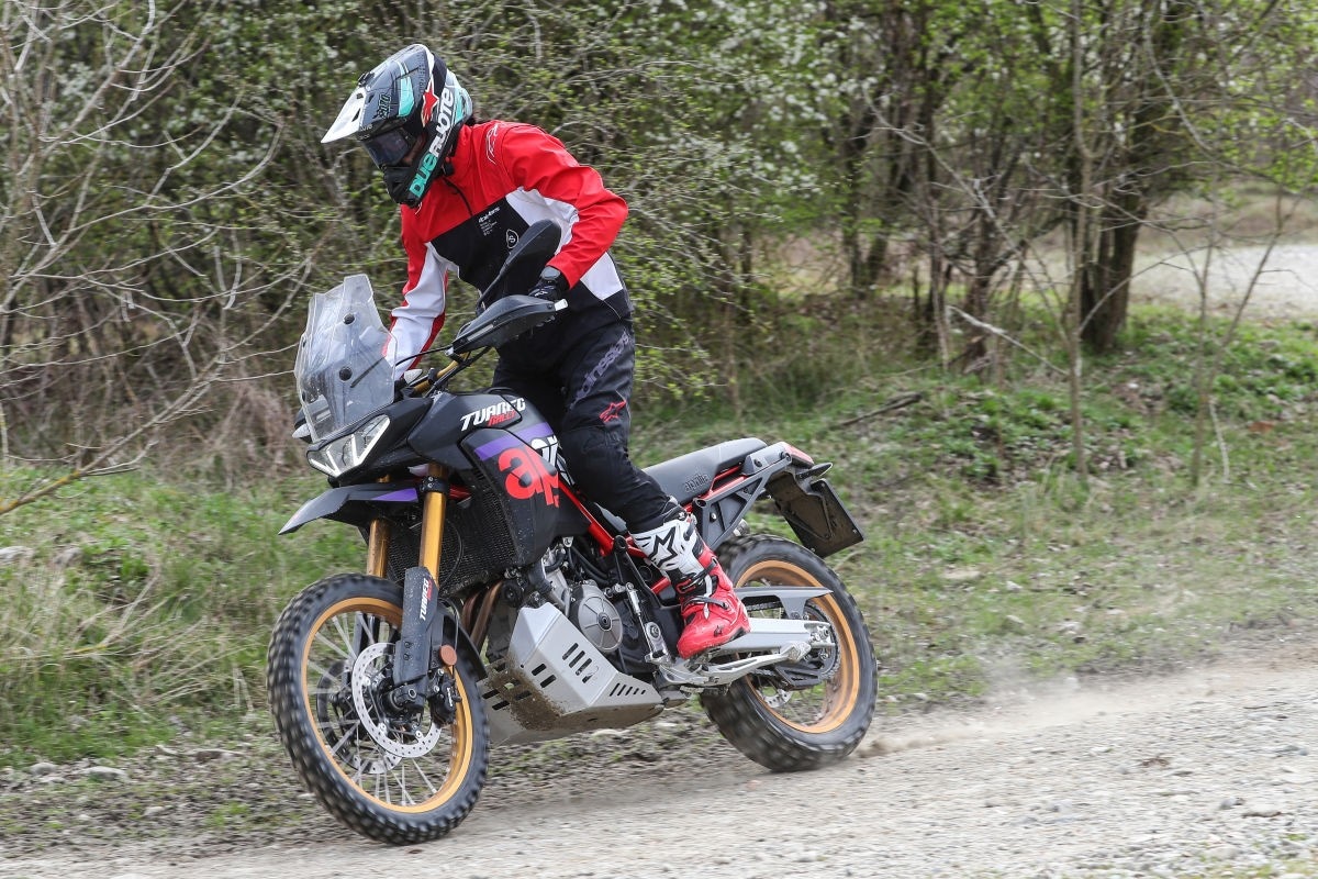 Aprilia Tuareg Rally 660: il ritorno di una leggenda, più cattiva e pronta al deserto +VIDEO+